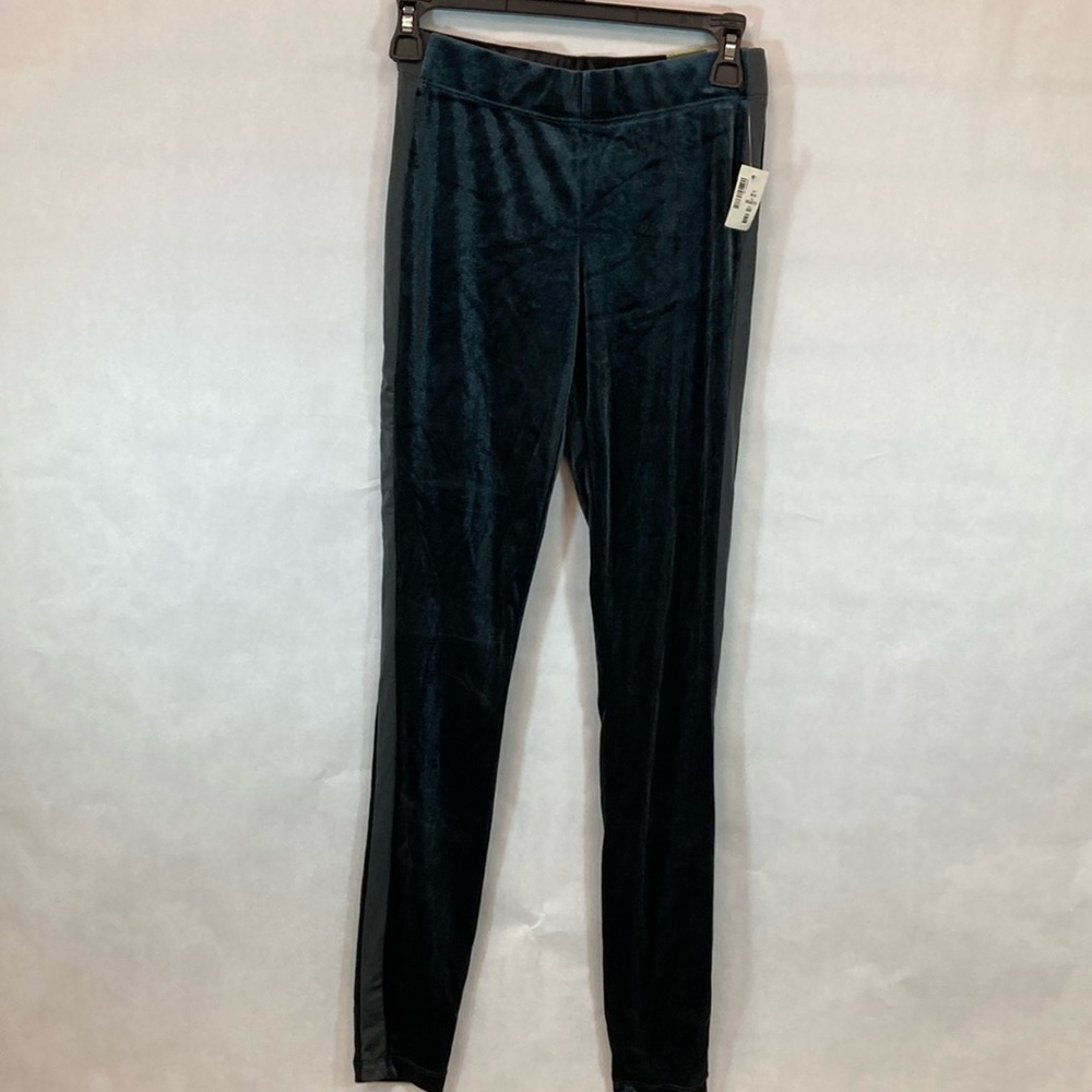 NWT -Womens Famous Brand Leggings - Aeropostale